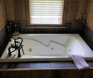 Cottage_2-_master_bath