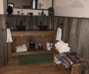 Cottage_2_-_master_sink